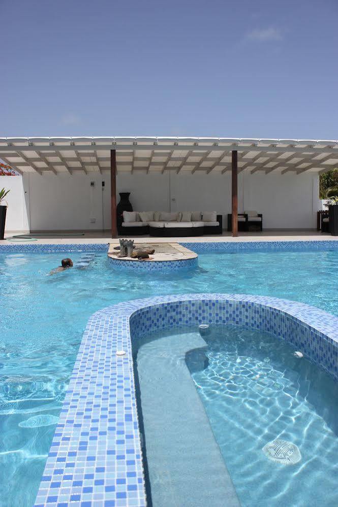 Blue Point Villa St. George's Luaran gambar